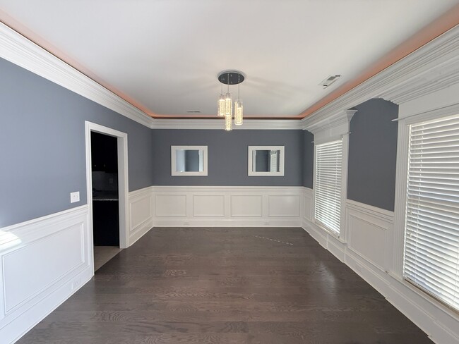 Photo - 218 Woodgrove Dr NW