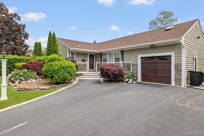 Photo - 13 Colonial Ln