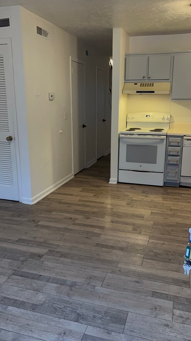 Photo - 1008 Hickory Hill Ln