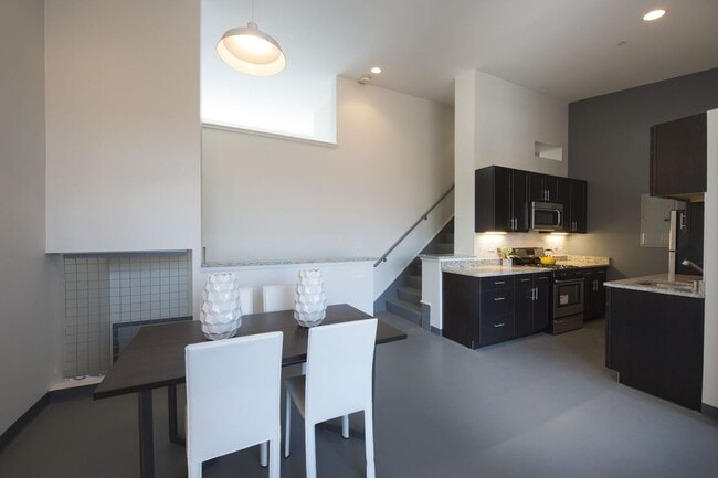 Photo - 147A E Berkeley St