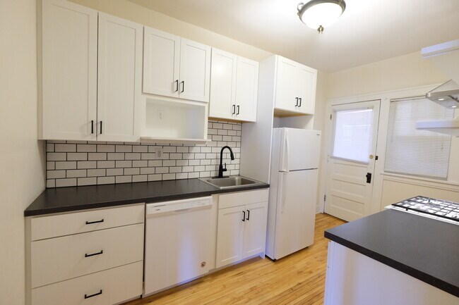 Photo - Snelling Villas