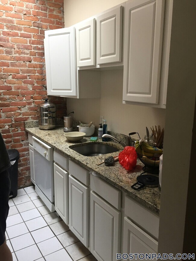 Photo - 1130 Commonwealth Ave Unit 5