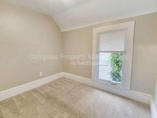 Photo - 111 Canton St SW