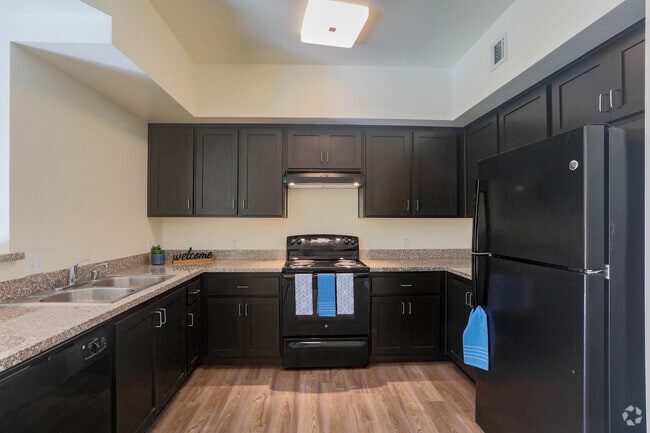 3BR, 2BA - 1130SF