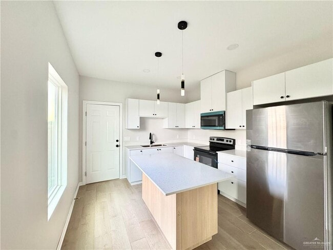 Photo - 12 Aryana N Ave