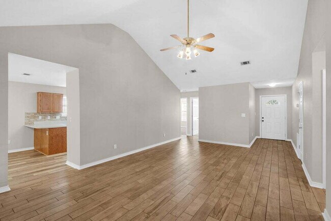 Photo - "Charming 3-Bed Retreat with 2 Full Baths in Fort Walton Beach!"