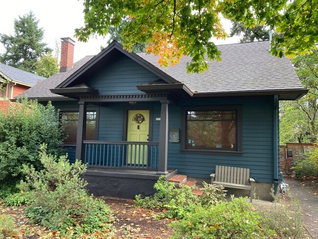 Building Photo - 5516 NE 32nd Pl
