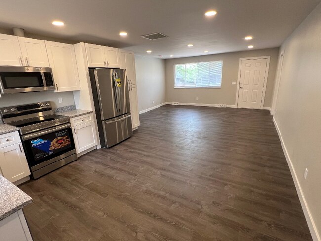 Photo - 425 S Oak St