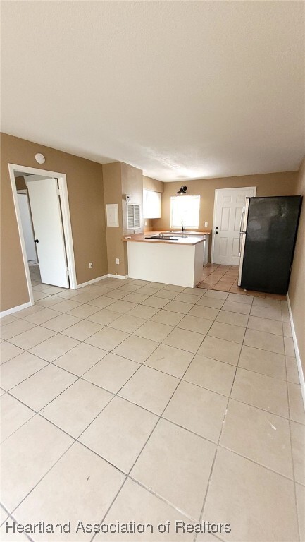 Building Photo - 241 S Commerce Ave Unit 202 Rental
