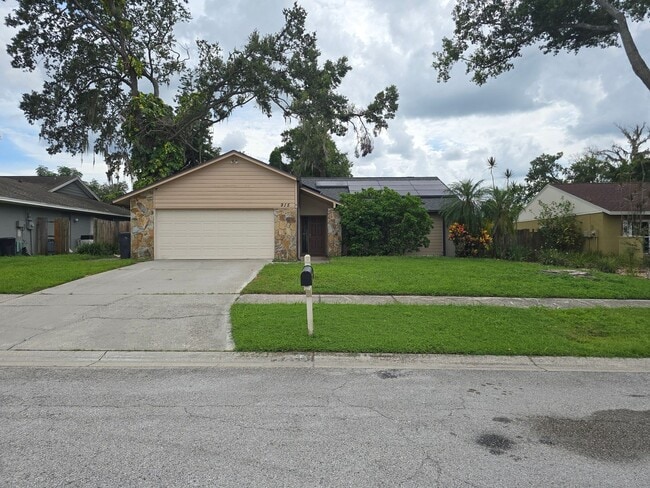 Building Photo - Solar Energy 3/2 Home in Riverview, FL.