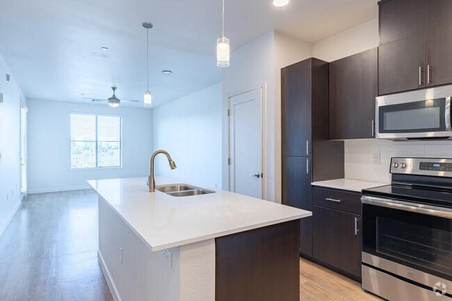 1BR-1BA-742SF-Reavis-Kitchen