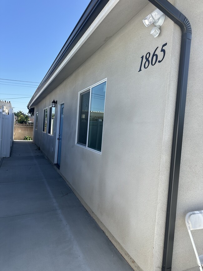 Photo - 1865 Gretta Ave