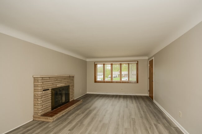 Photo - 610 Marview Terrace