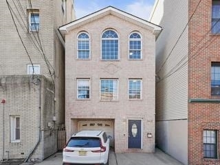 Building Photo - 347 Palisade Ave