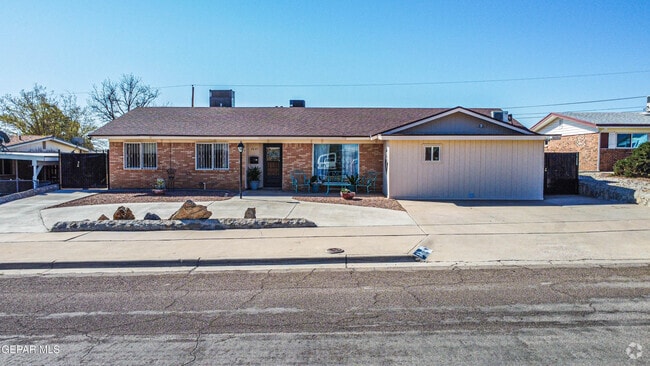 Building Photo - 4640 Ambassador Dr Rental