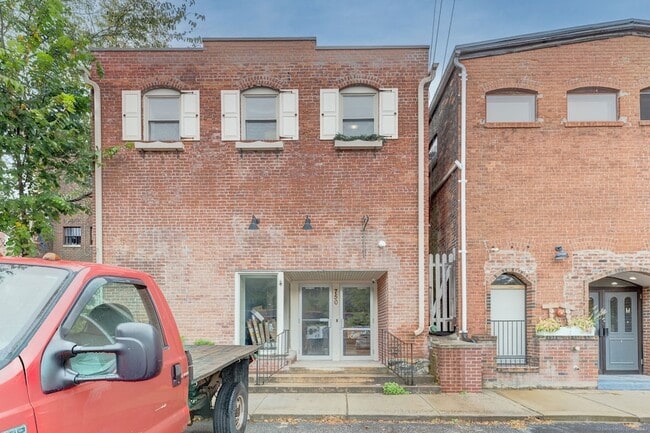 Photo - 750 Main St Unit 2A