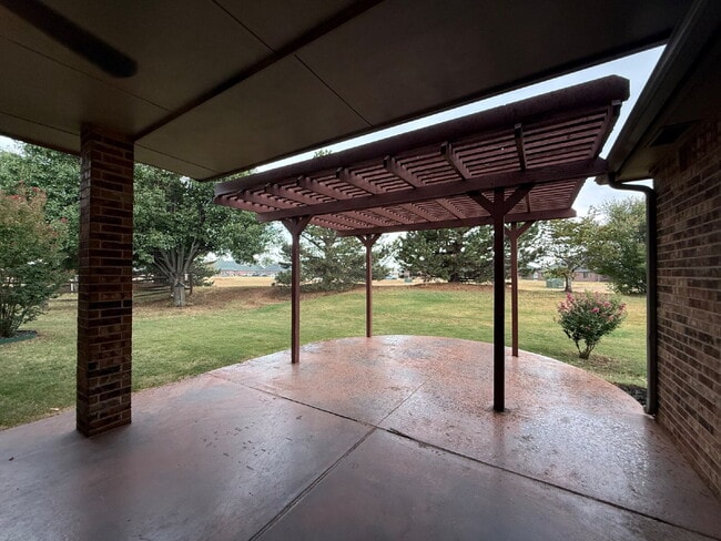 Building Photo - 4-bedroom property in a fantastic North Edmond