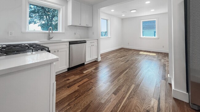 Photo - 125 Franklin Ave Unit 2