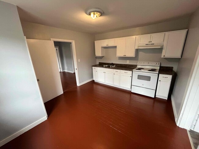 Photo - 420 10th Ave SW