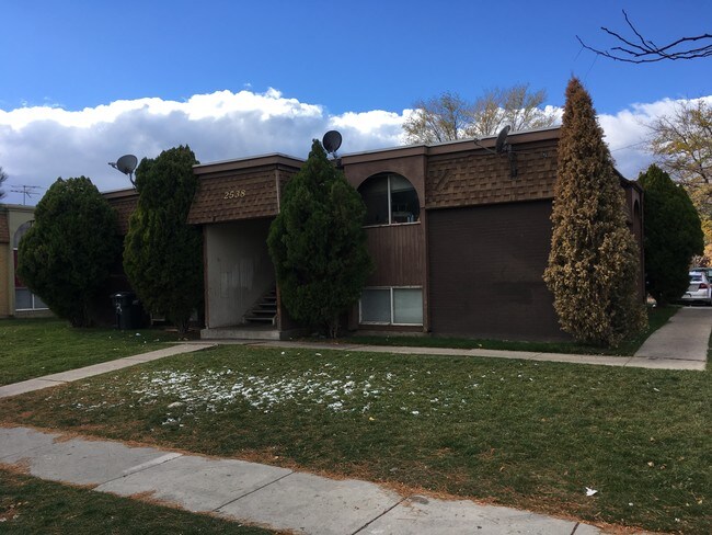 Photo - 2538 S Lakecrest Dr