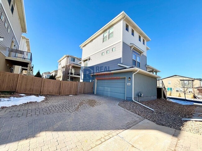 Photo - 3700 Celestial Ave