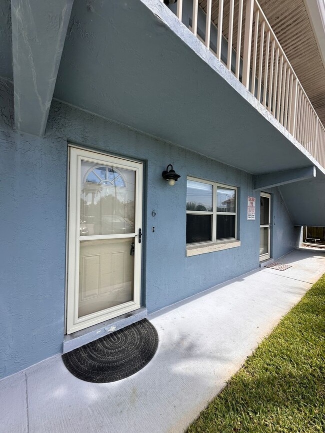 Building Photo - Across the Street from the Beach! Unit 6