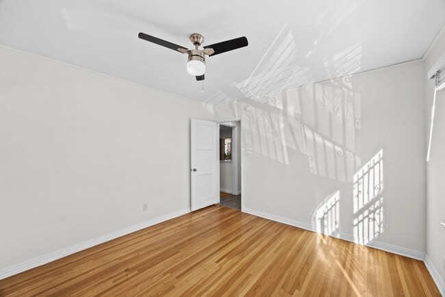 Photo - BRIGHT & SPACIOUS | 1 BED 1 BATH | FULL KITCHEN & PARKING INCLUDED Unit 2