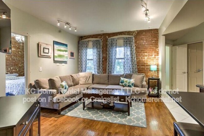 Photo - 200 E 43rd St