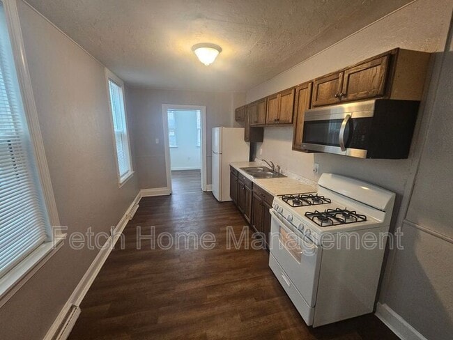 Photo - 826 Wallace St