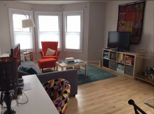 Photo - Sprawling 2BR in Queen Anne Victorian | Enormous Living Room | Walk-In Closets | East Rock Unit 3