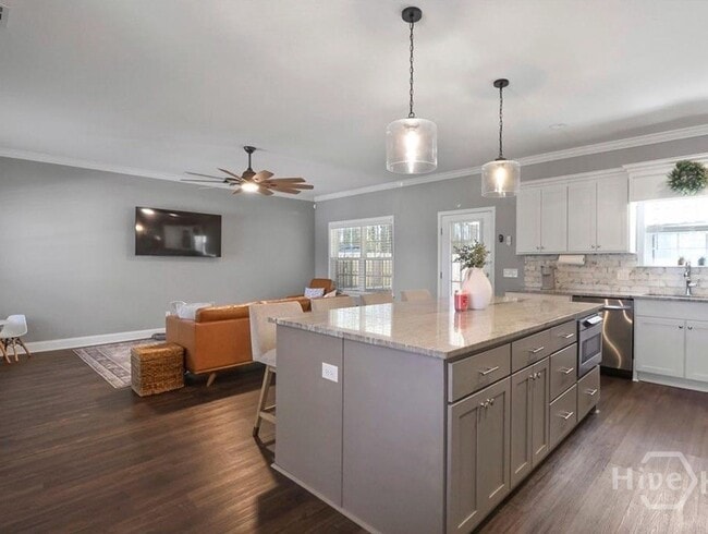 Photo - 206 Boulder Ct