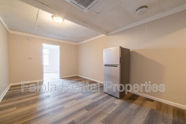 Photo - 112 N High St Unit Apt B1