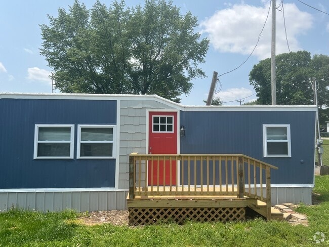 Building Photo - 981 W Clarks Ln Rental