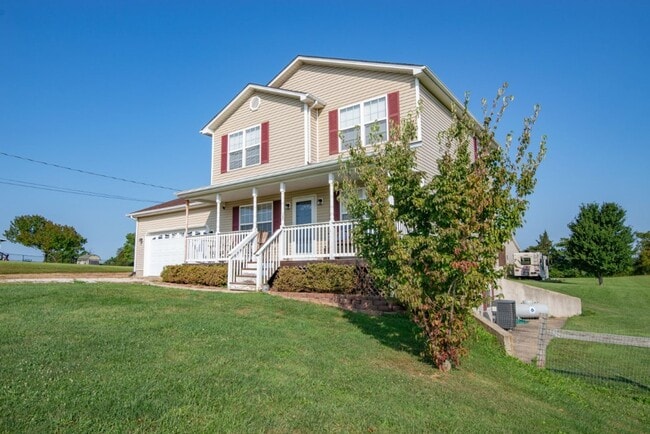 Photo - 650 Farmington Dr