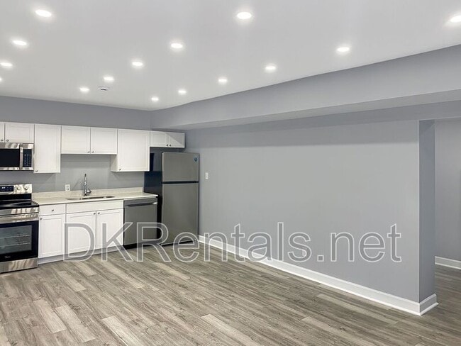 Photo - 1745 Buckeye St SW
