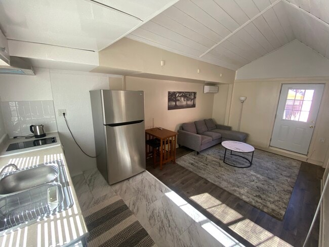 Photo - 20951 Burton St