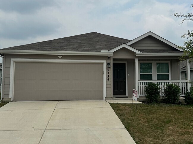 front of the house - 9726 Mill Dam Casa