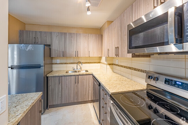 1BR1BA - Lake Promenade Community