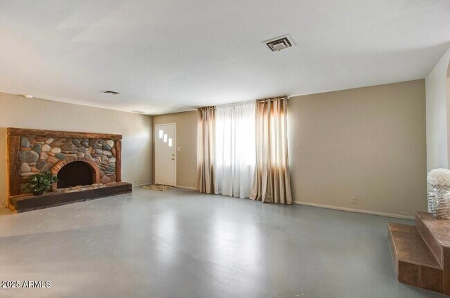 Photo - 6445 S 32nd St