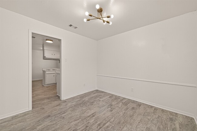 Photo - 5615 Beechnut St