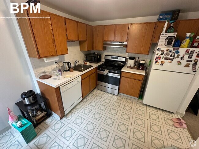 Building Photo - 20 Colborne Rd Rental