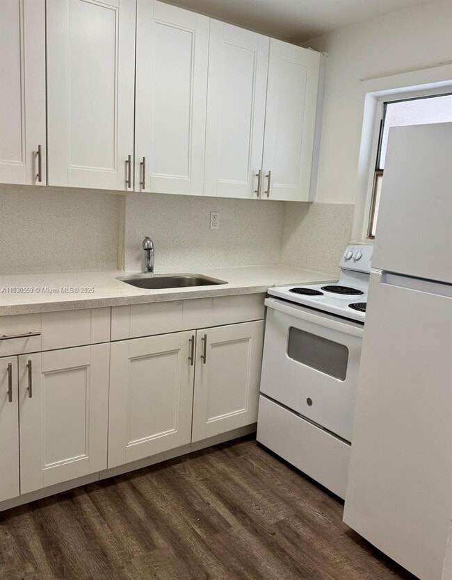 Photo - 7611 NE 2nd Ct Apartment Unit 4