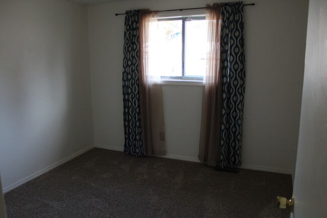 Photo - 4615 Maplewood Ct