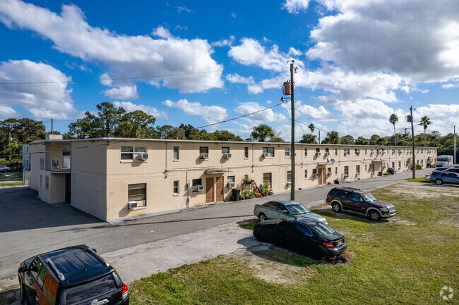 Photo - Rose Garden Apartments