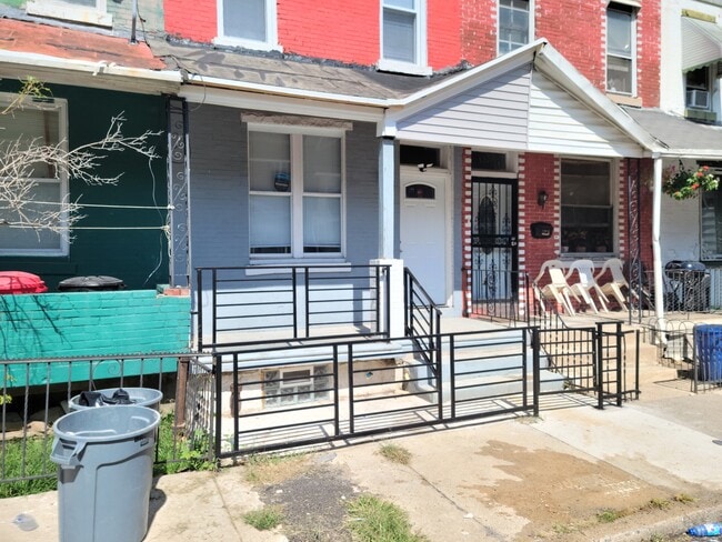 Photo - 5223 Harlan St