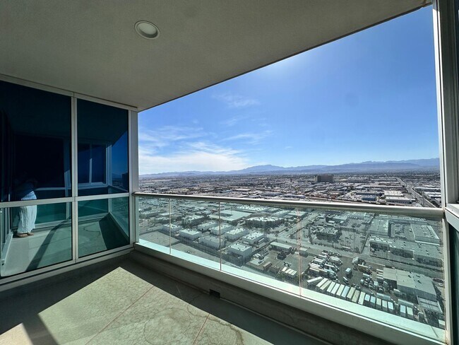 Photo - 2bd/2ba Condo - Modern High-Rise Living in the Heart of the Las Vegas Strip