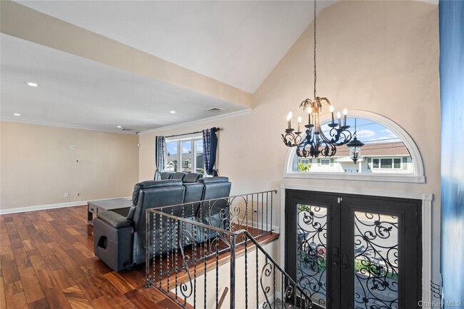 Photo - 539 Nassau Ave