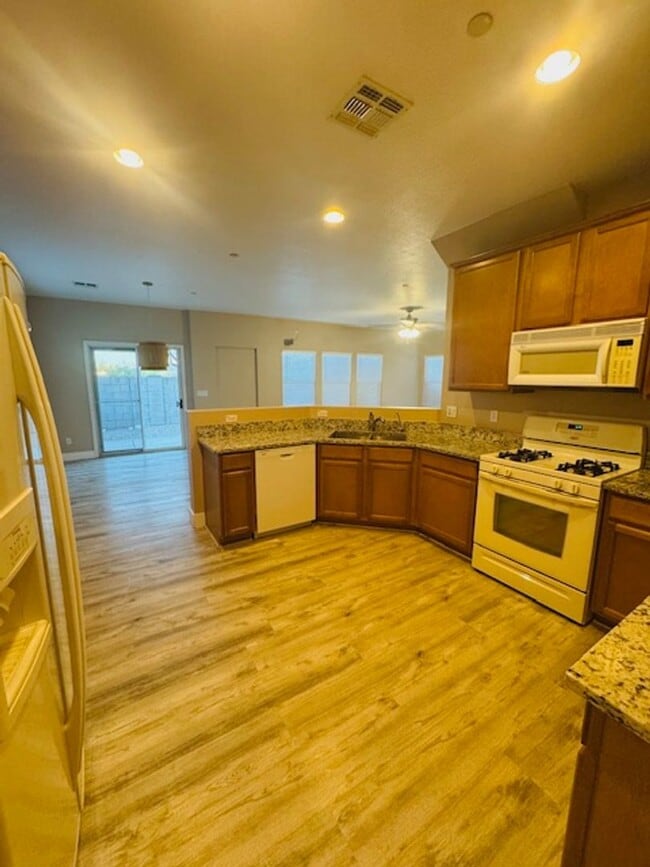 Photo - Resort-Style Living in Northwest Tucson- 3 Bedroom/ 3 Bathroom 2-Story House with garage!