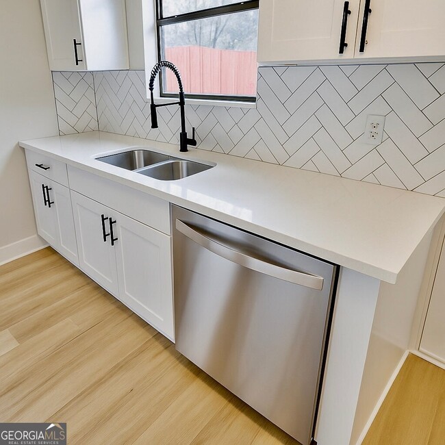 Photo - 1101 Magical Way