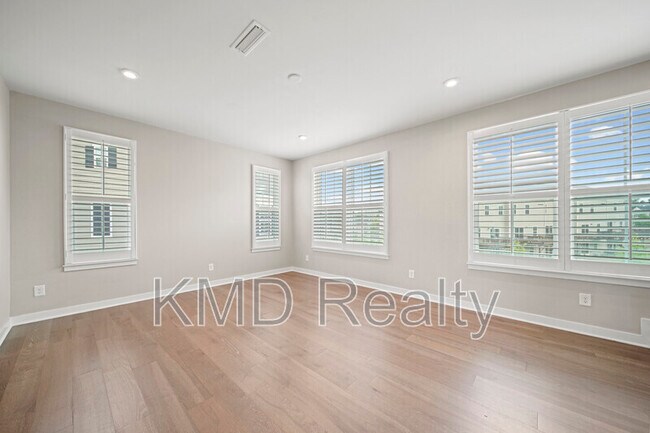 Photo - 636 Crudent Rd